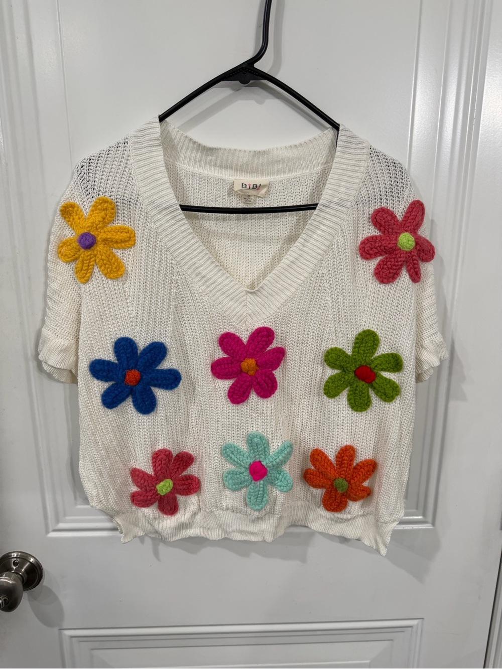 Bibi White V-Neck Sweater with Multicolor Floral Appliqués